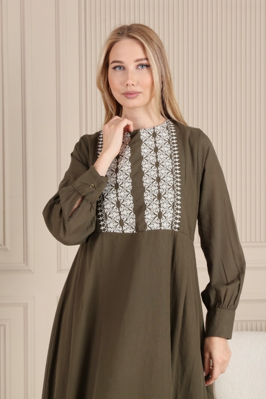 19434 NAKIŞLI UZUN KOLLU MAXİ ELBİSE