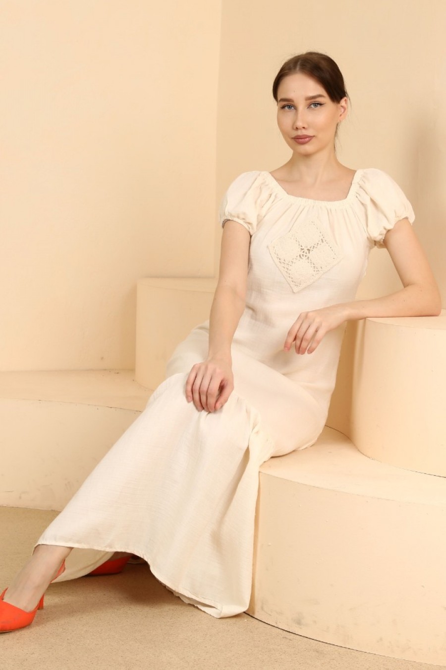 16799 Kadın Doğal Kumaşlı Nakışlı Maxi Elbise