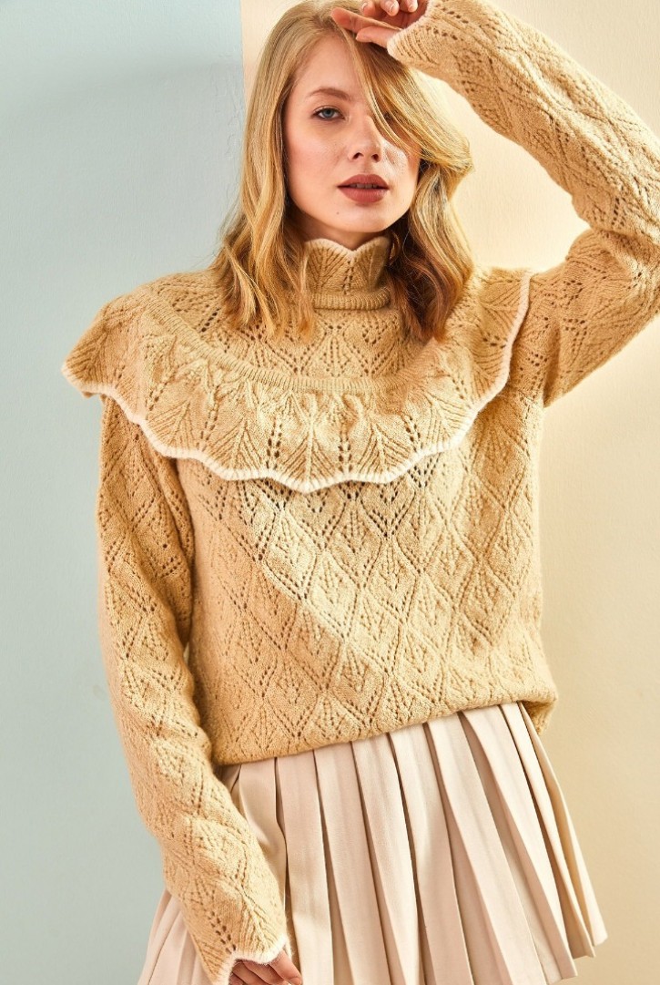 Kadın Omuzları Fırfırlı Triko Kazak