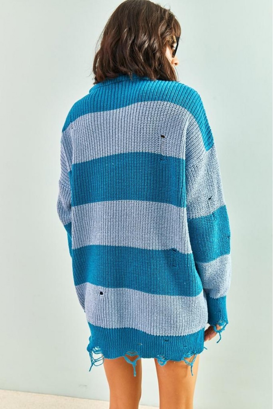 16068 Kadın Eskitme Çizgili Triko Kazak