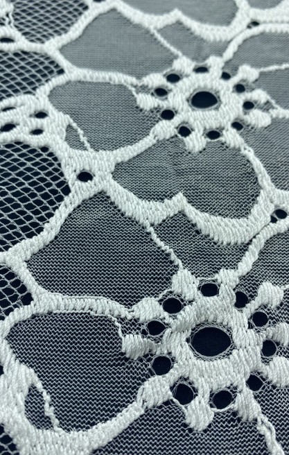 Parlak Fikse Edilmiş Yerli Polyester Dantel - 135 cm