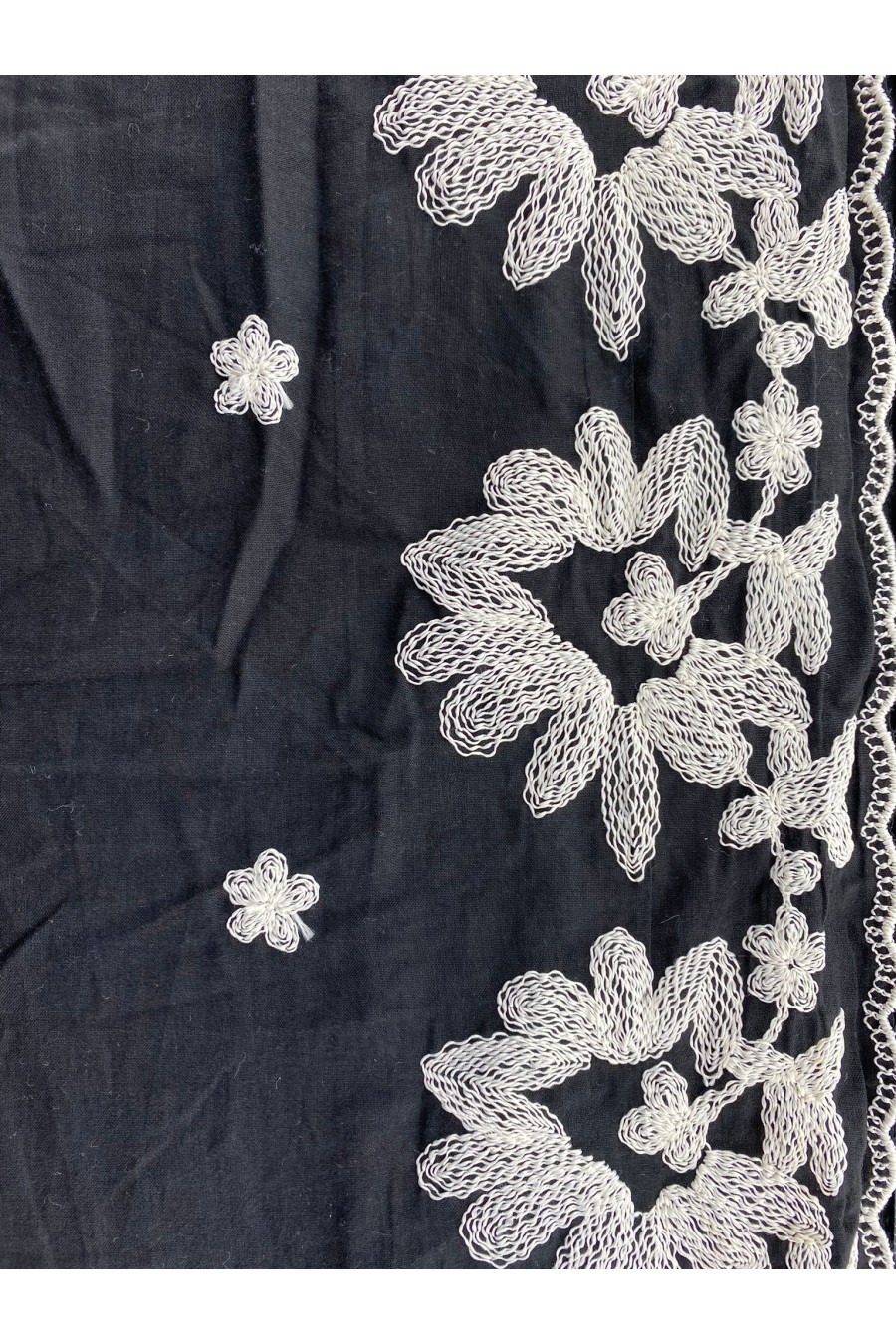 8428-METRE Siyah Zemin Krem İpli Vual Brode Bant