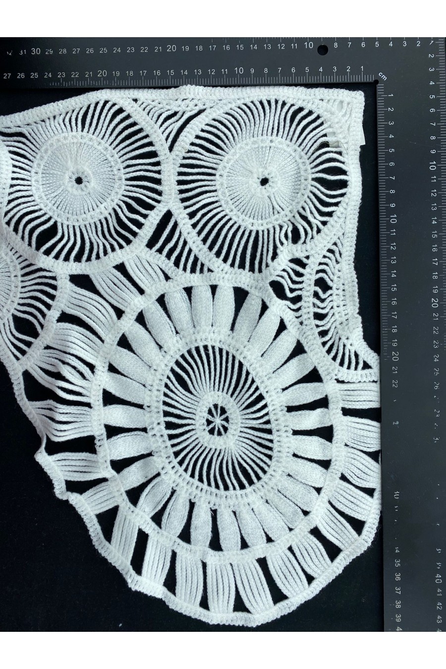 Beyaz Akrilik Yaka Aplik