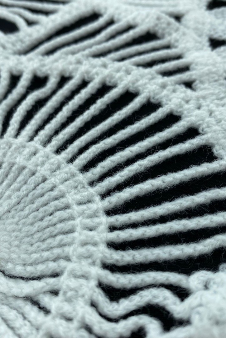 Beyaz Akrilik Yaka Aplik