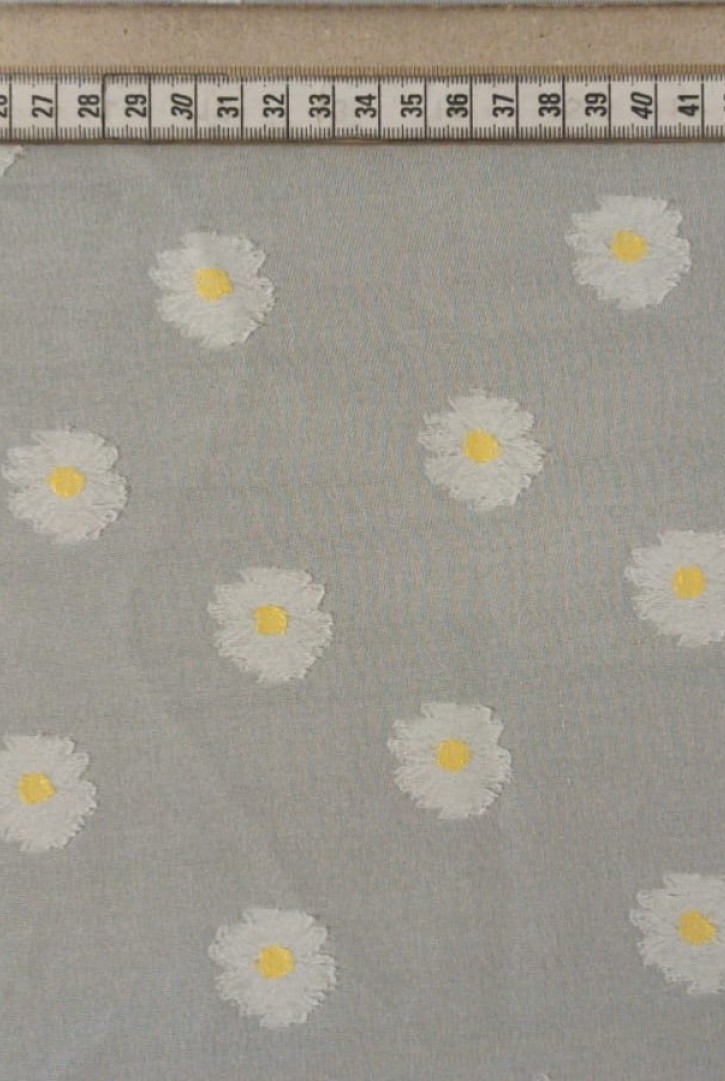 Papatya Desenli Beyaz Viskoz Yerli Kesme Şifon Kumaş