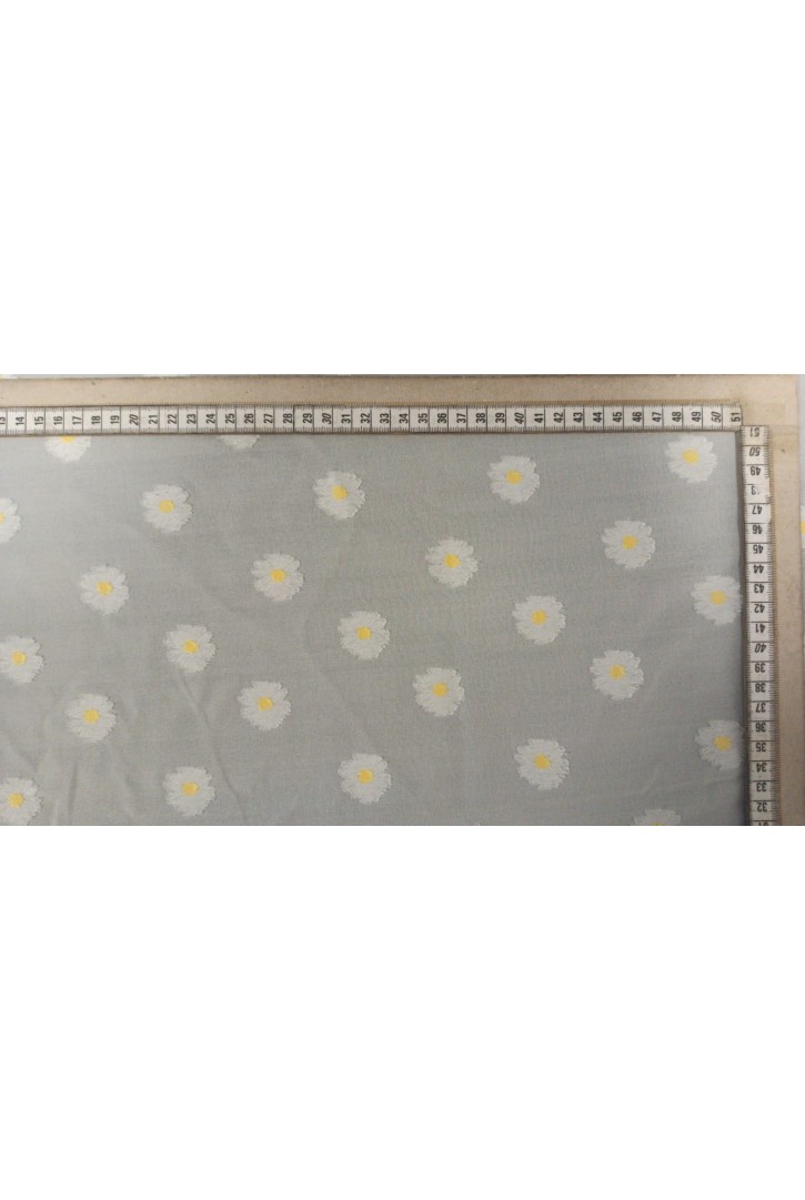 Papatya Desenli Beyaz Viskoz Yerli Kesme Şifon Kumaş