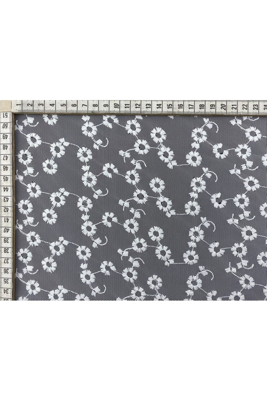 3129-METRE Beyaz Pamuk Polyester Tül Üzeri Brode