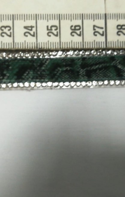 1,5 cm Yeşil-Siyah Taşlı Piton Kadife Şerit