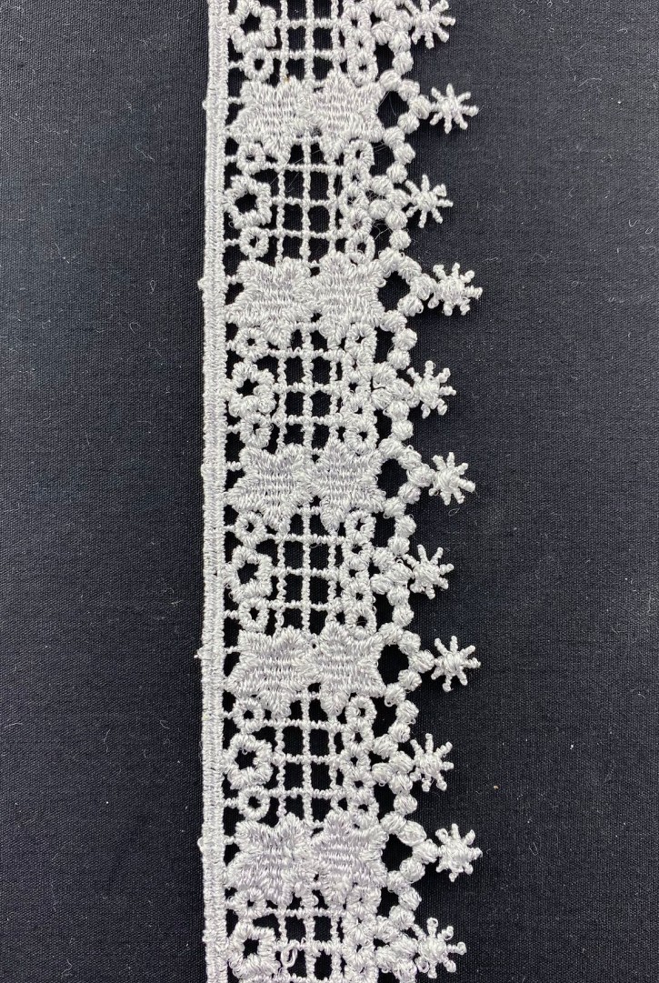 4 cm Genişliğinde Gümüş Renkli Lurex İşlemeli Güpür Bant