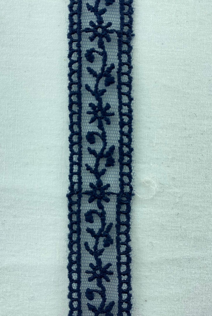 Lacivert Tül Üzeri Brode Bant