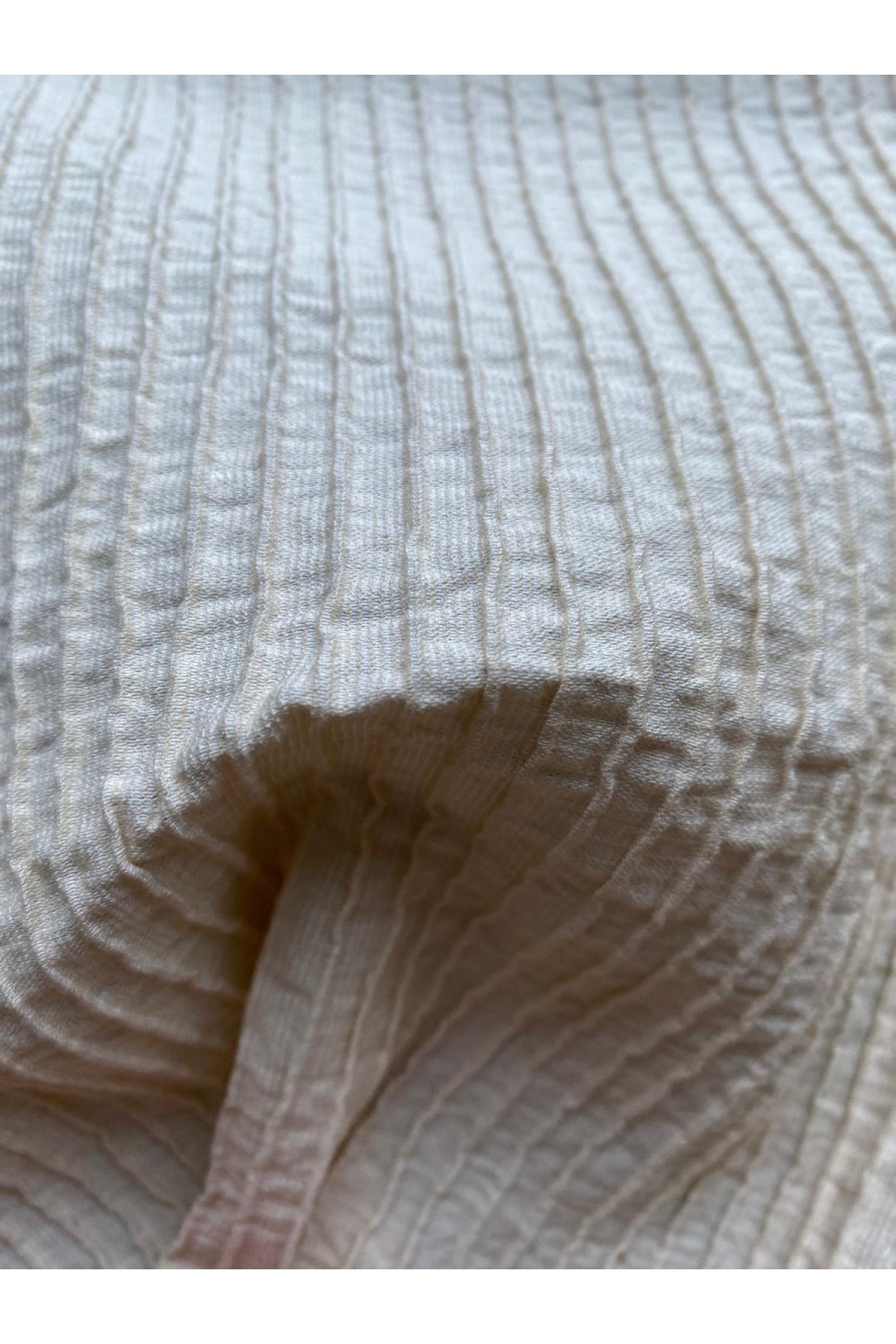 22333 KUMAŞ/YERLİ/LEZ/VİSKON/EKRU/125 CM