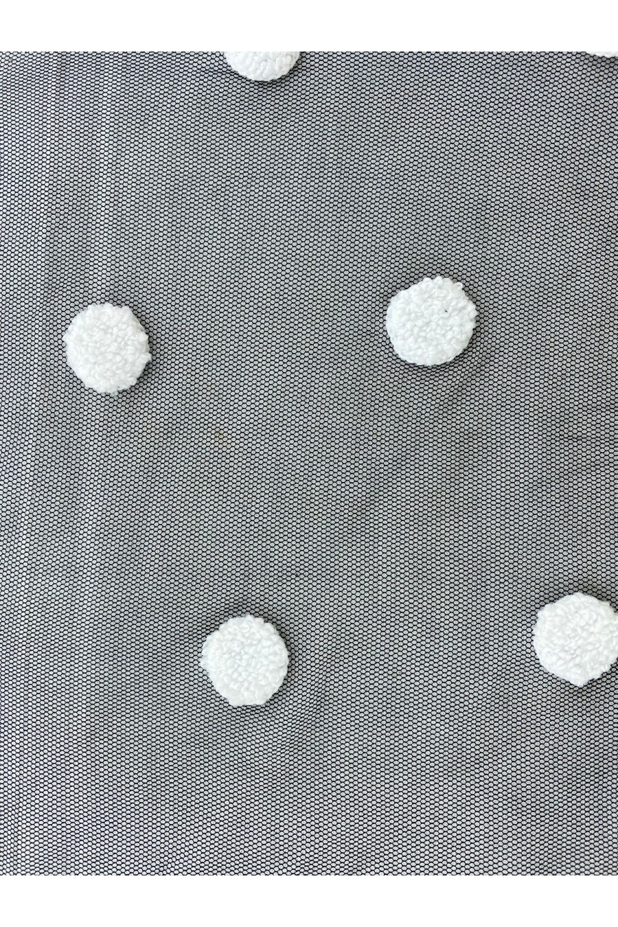 Siyah Zemin Beyaz Ponponlu Tül Kumaş