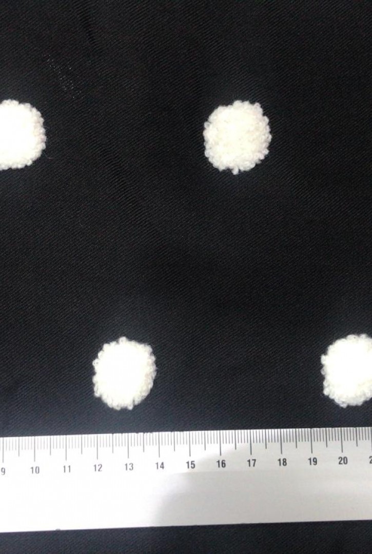 Siyah Zeminli Beyaz Ponponlu Viskon Polyester Kumaş
