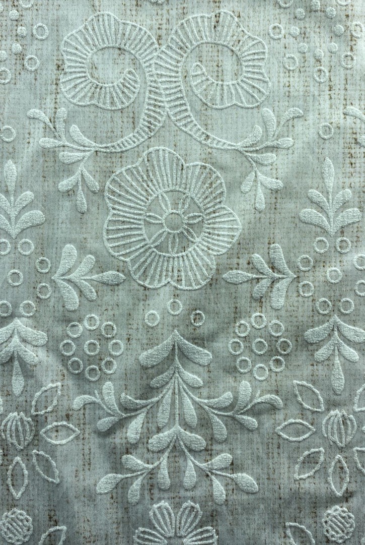 22379 KUMAŞ/YERLİ/LEZ/VİSKON/KABARTMA/BEYAZ/145 CM