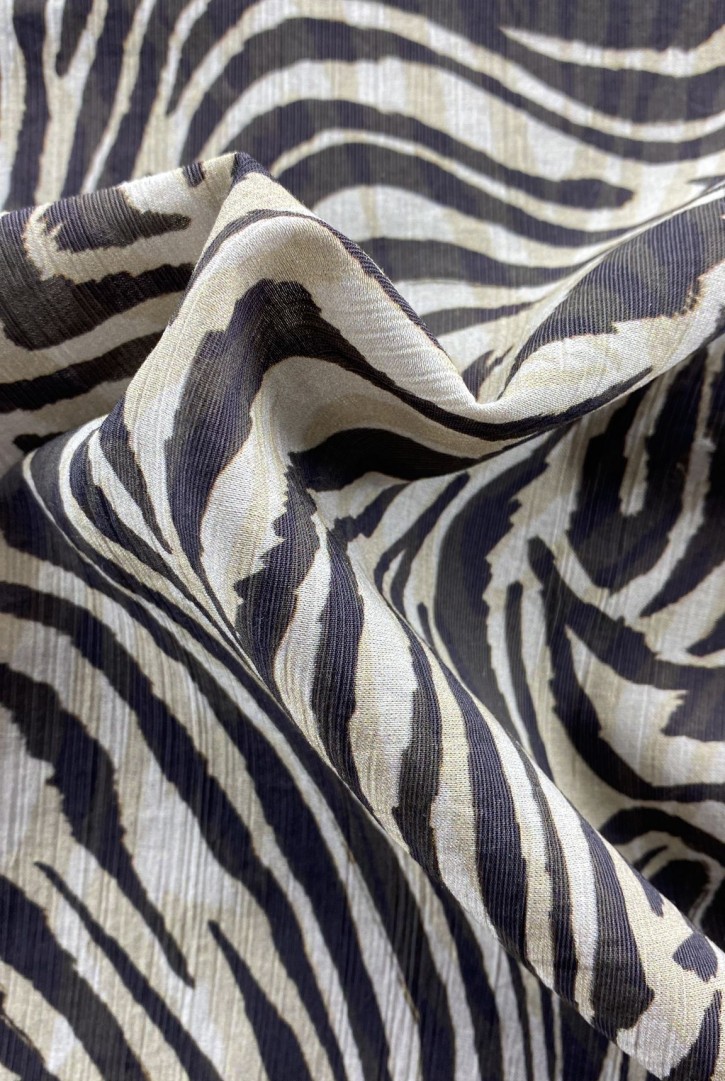 22382 KUMAŞ/YERLİ/LEZ/VİSKON/BASKILI/RENKLİ/135 CM