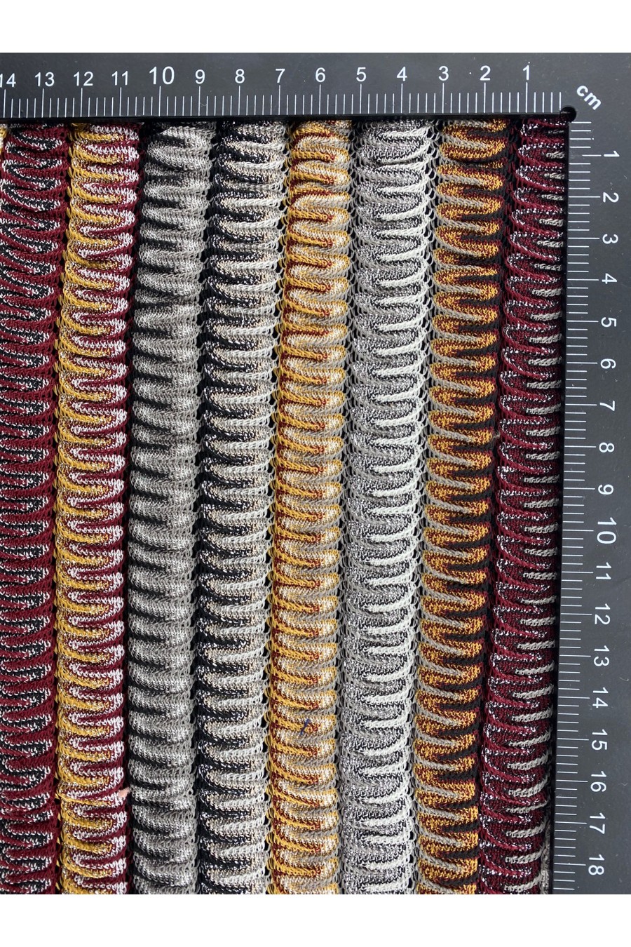 Renkli Polyester Dantel Kumaş