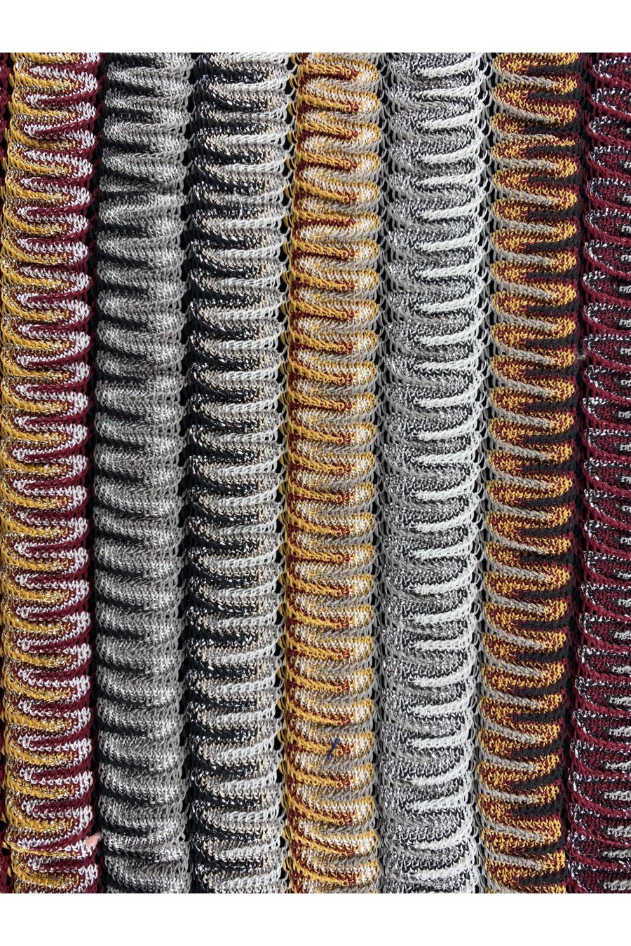 Renkli Polyester Dantel Kumaş