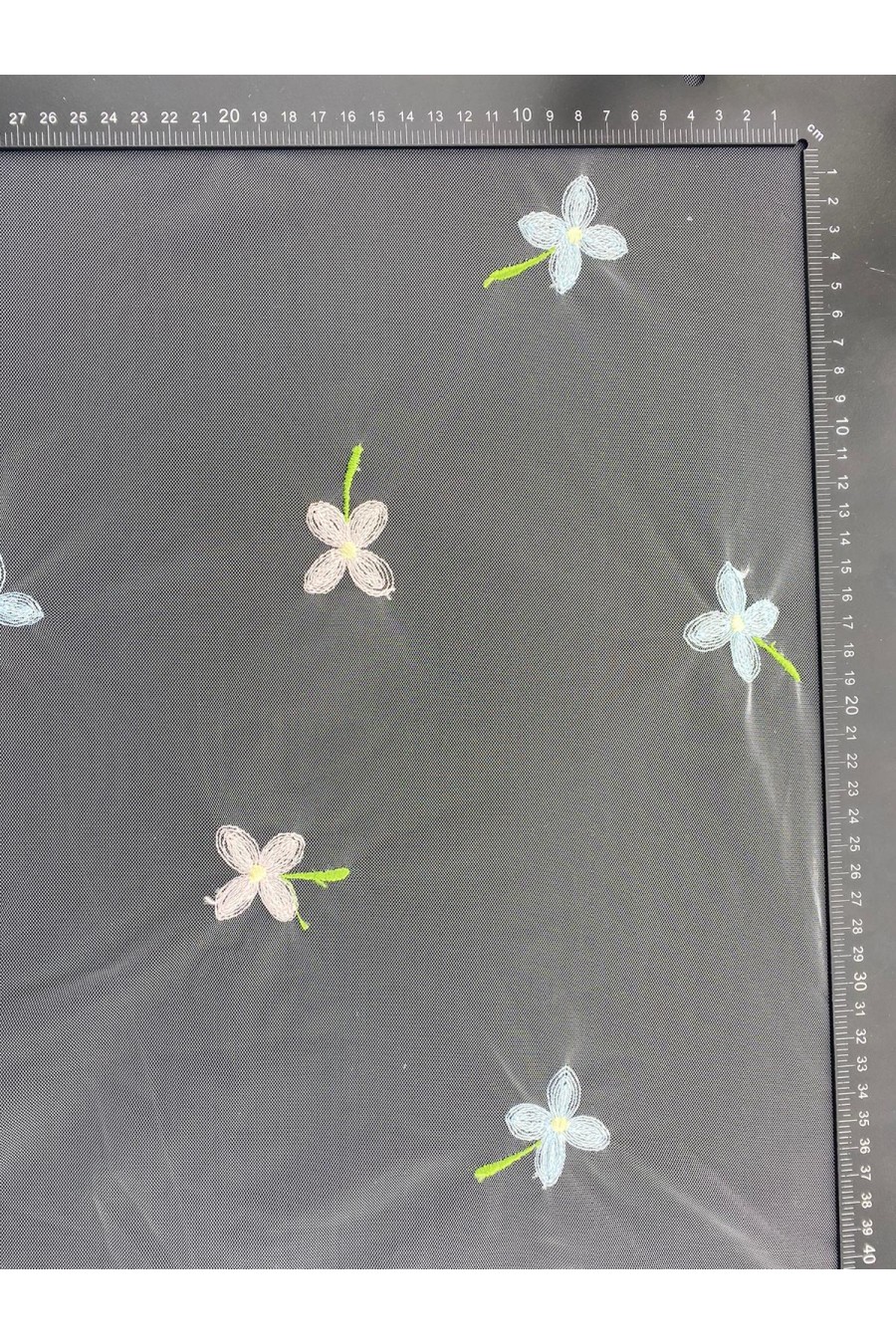 16071 TÜL ÜZERİ/İTHAL/LEZ/POLYESTER/RENKLİ ÇİÇEK NAKIŞLI/BEYAZ ZEMİN/160 CM