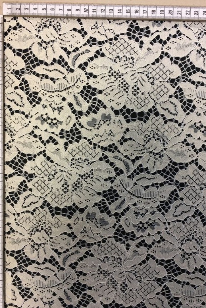 Fikslenmiş Pamuk-Polyester Karışımlı İthal Panolu Dantel