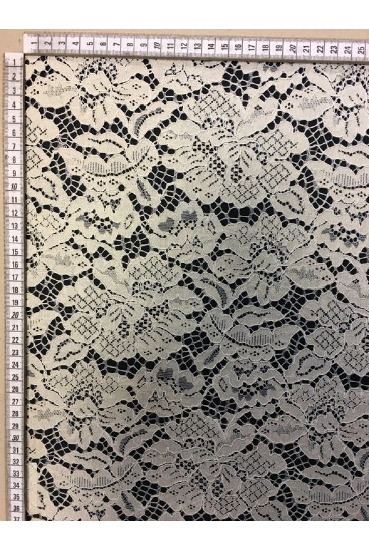 Fikslenmiş Pamuk-Polyester Karışımlı İthal Panolu Dantel