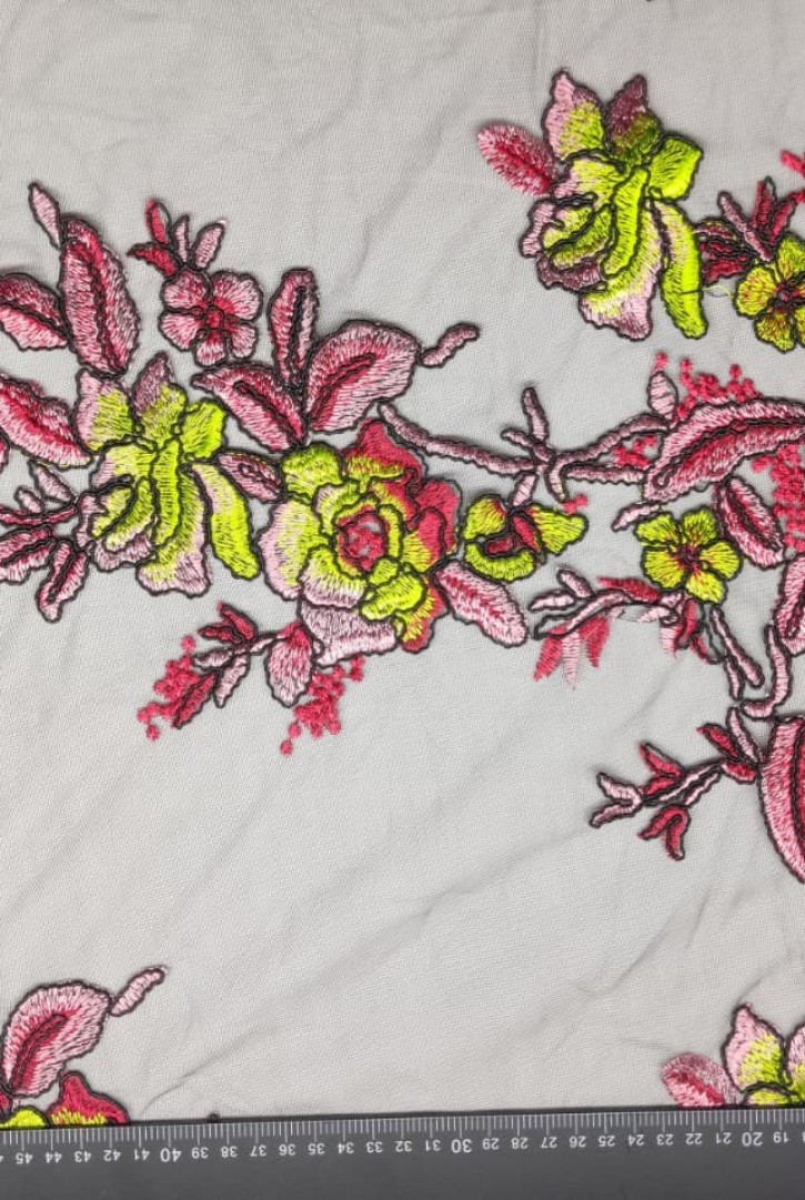 Renkli Kordlu Tül Üzeri Kumaş