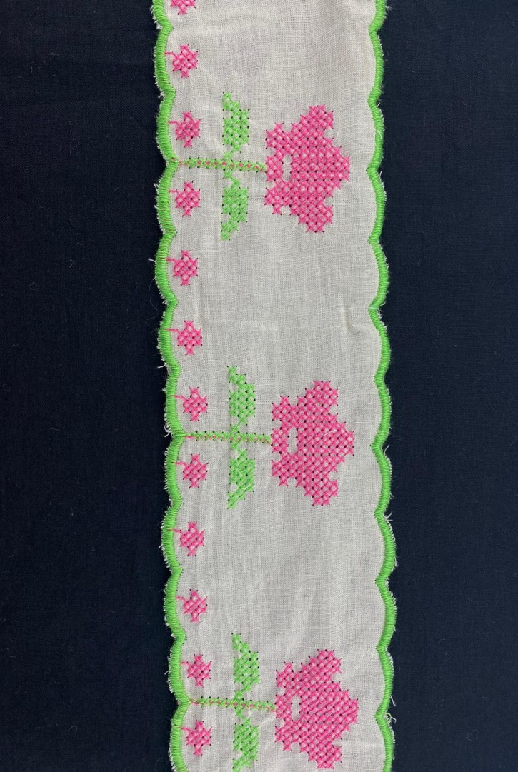 Nakışlı Pembe-Yeşil Çiçekli Pamuk Polyester Vual Brode Bant, 7 cm