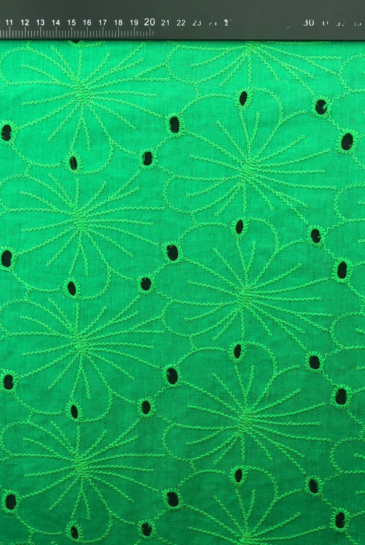Benetton Yeşili Bohrerli Pamuk Polyester İthal Brode Kumaş
