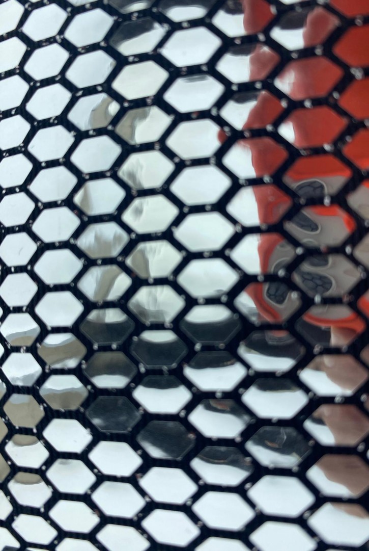 Gümüş Petek Desenli Buzy Kumaş, 135 cm