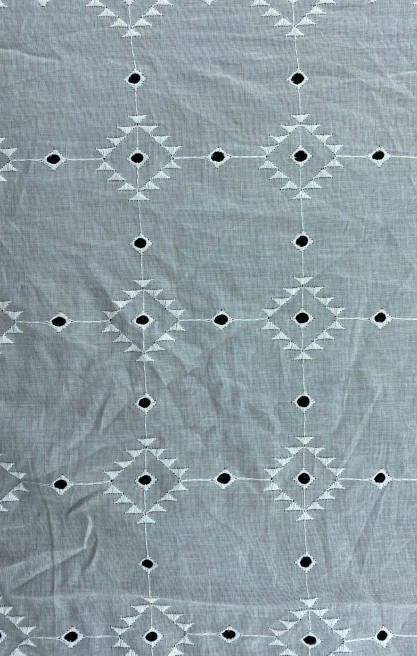 Kasar İşlemli Bohrerli Pamuk Polyester Vual Brode Kumaş - 140 cm