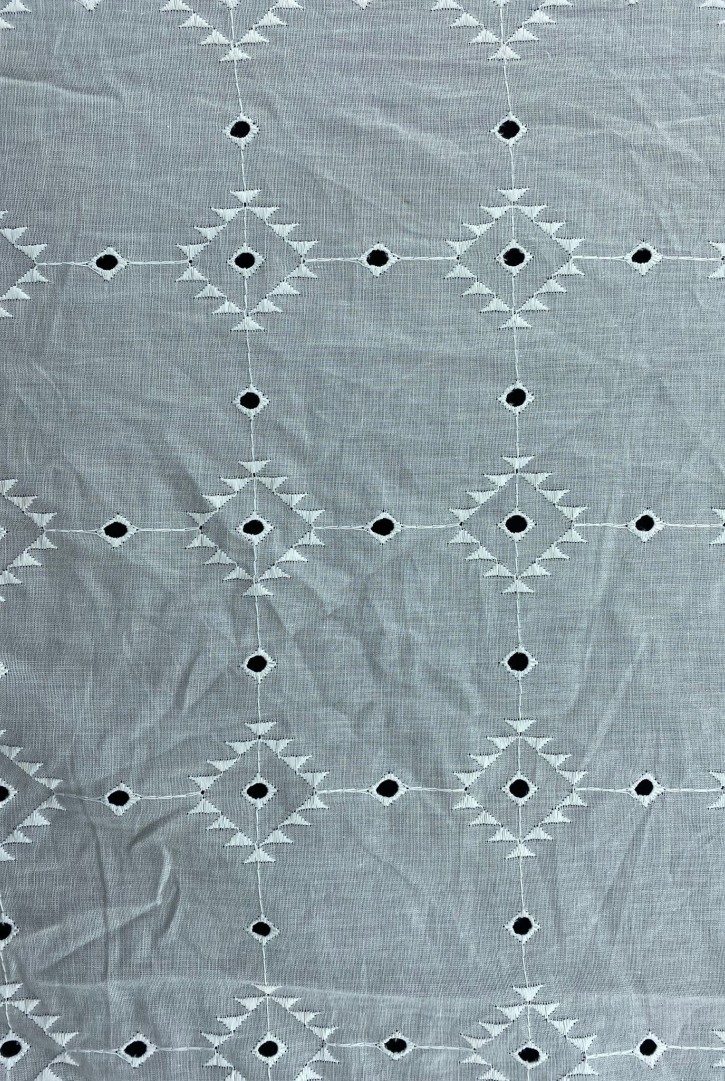 Kasar İşlemli Bohrerli Pamuk Polyester Vual Brode Kumaş - 140 cm