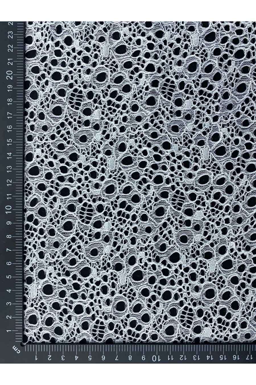 Beyaz Mat Polyester Dantel Kumaş