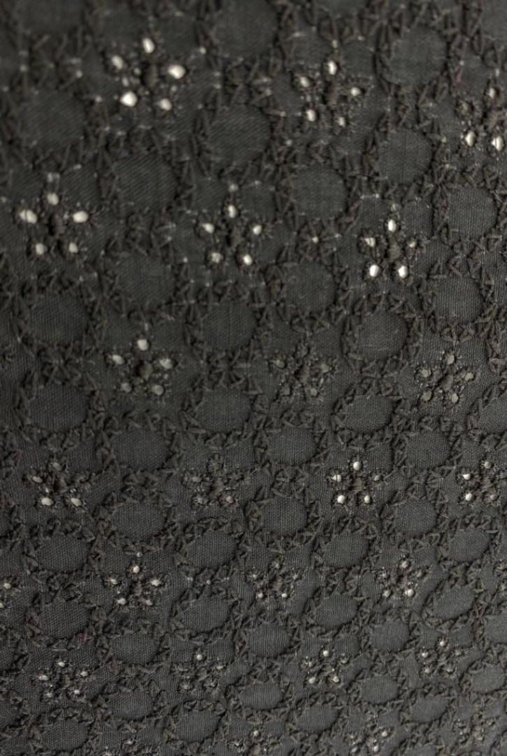 Siyah Zemin Üzerine Siyah İplikli Vual Brode