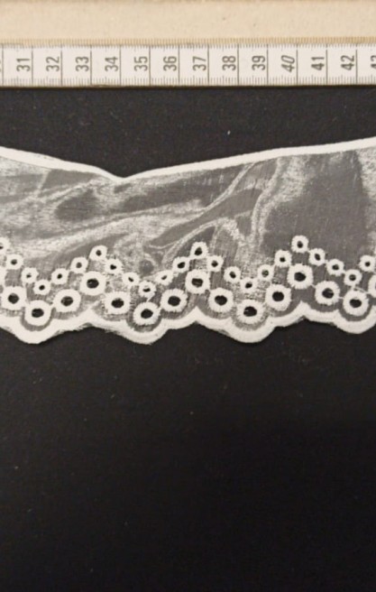 Beyaz Organze Yerli Yaka