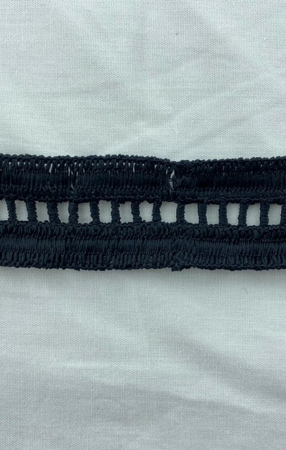 Siyah Çift Şerit Merdiven Güpür Brode