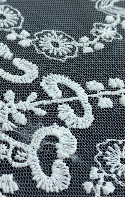 Ham Tül Üzeri Polyester Brode Bant