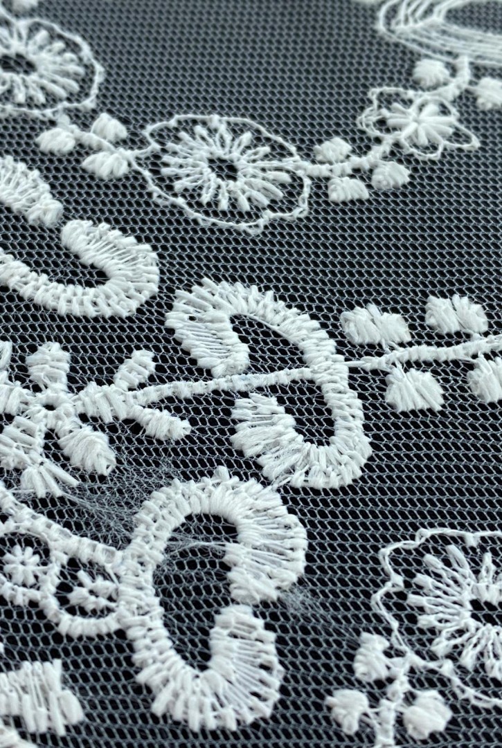 Ham Tül Üzeri Polyester Brode Bant