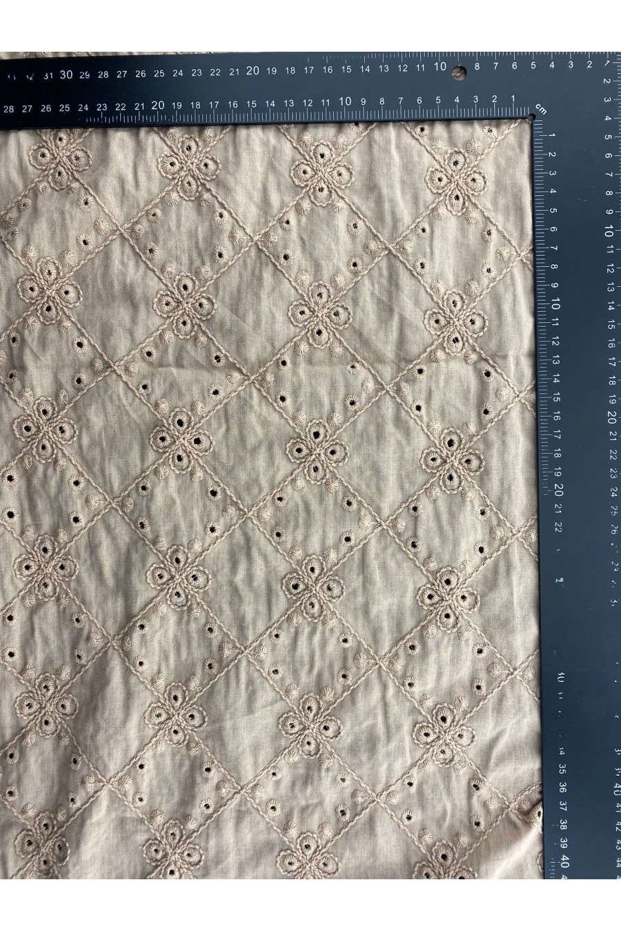 Kahverengi Brode Vual Kumaş Pamuk Polyester  - Bohrer Desenli - 135 CM