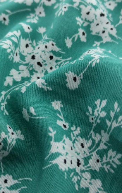 Yeşil Çiçek Desenli Yerli Viscon Kumaş - 150 cm