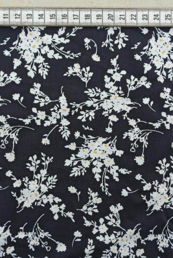 Siyah Çiçek Desenli Yerli Viscon Kumaş - 150 cm