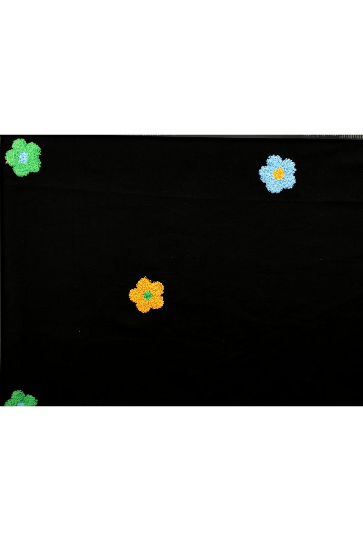 Siyah Zemin Papatya Nakışlı İthal Vual Brode