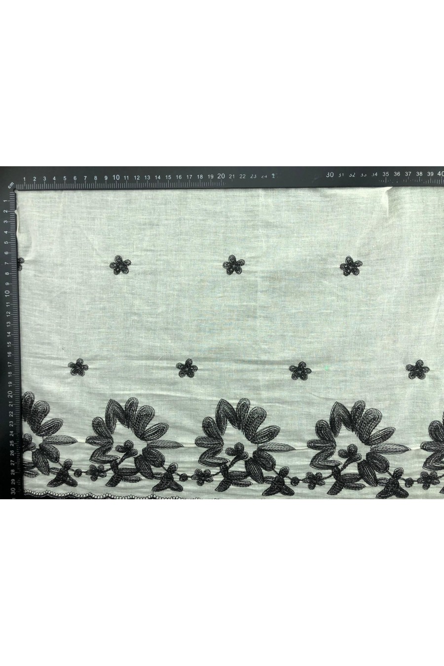 Taş Zemin Siyah İplik Vual Brode