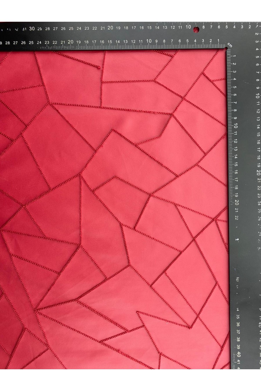 20531 KUMAŞ/YERLİ/LEZ/POLYESTER/DERİ/NAKIŞLI/KIRMIZI/150 CM