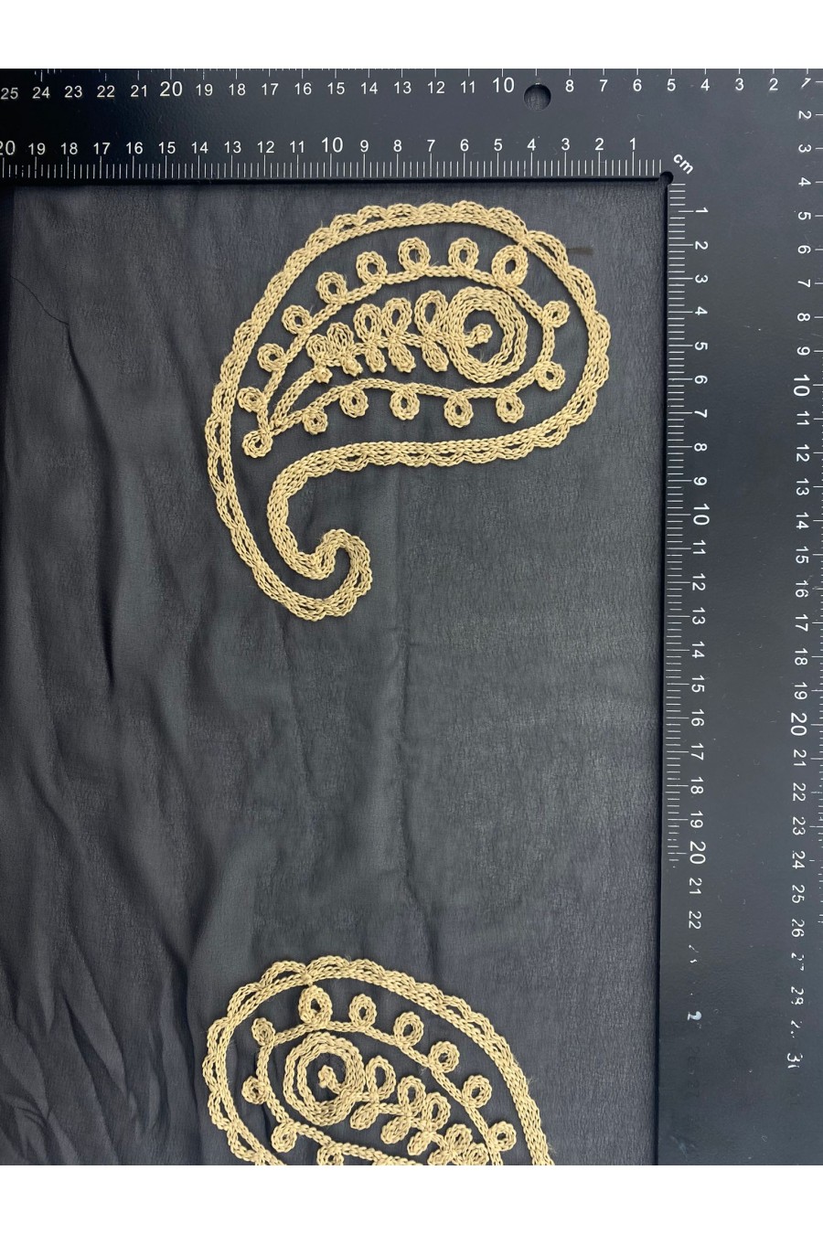 Siyah Zemin Üzeri Bej Nakışlı Şifon Brode, Yerli