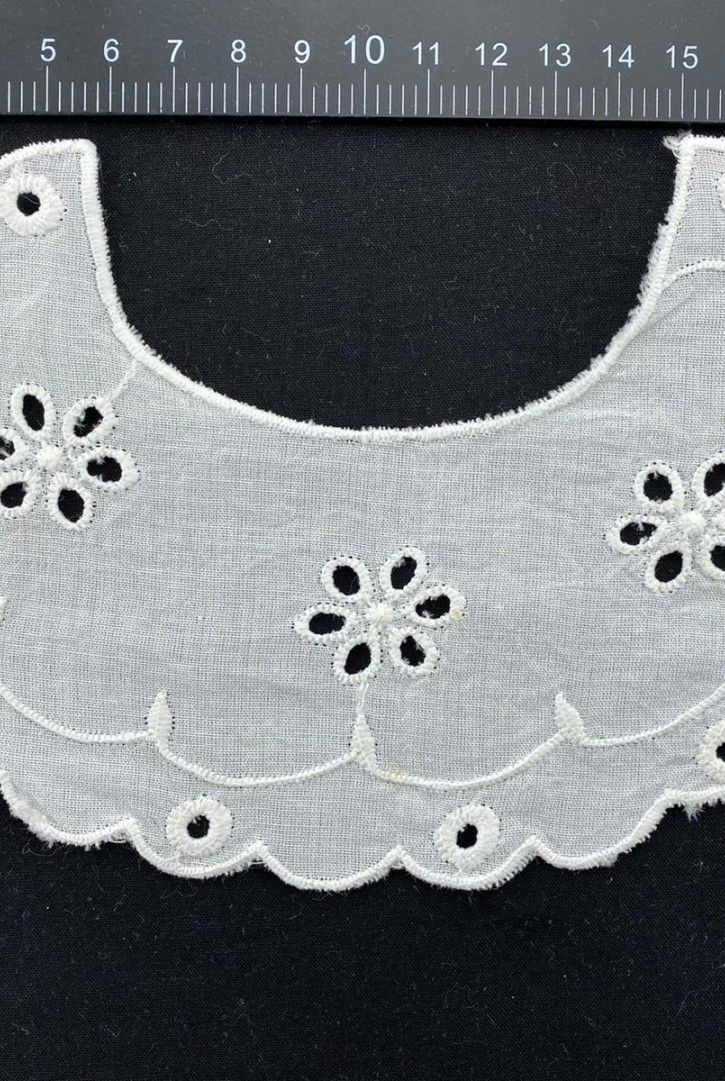 Krem Bohrerli Büyük Yaka Brode