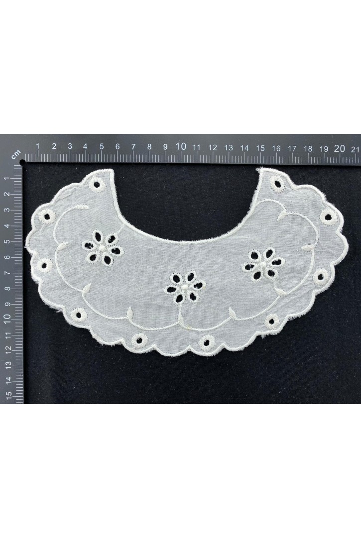 Krem Bohrerli Büyük Yaka Brode