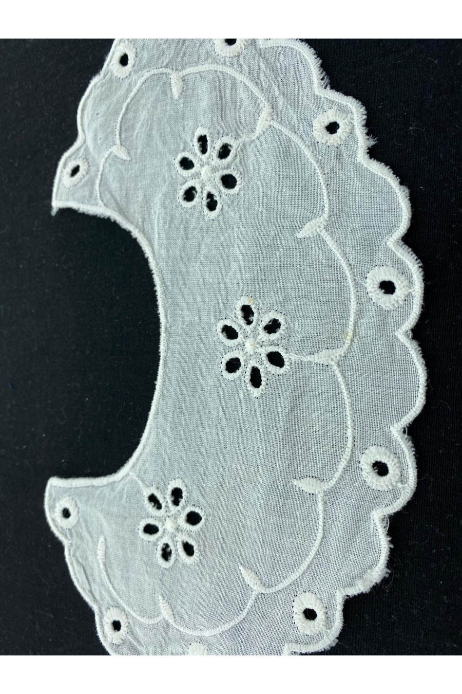 Krem Bohrerli Büyük Yaka Brode