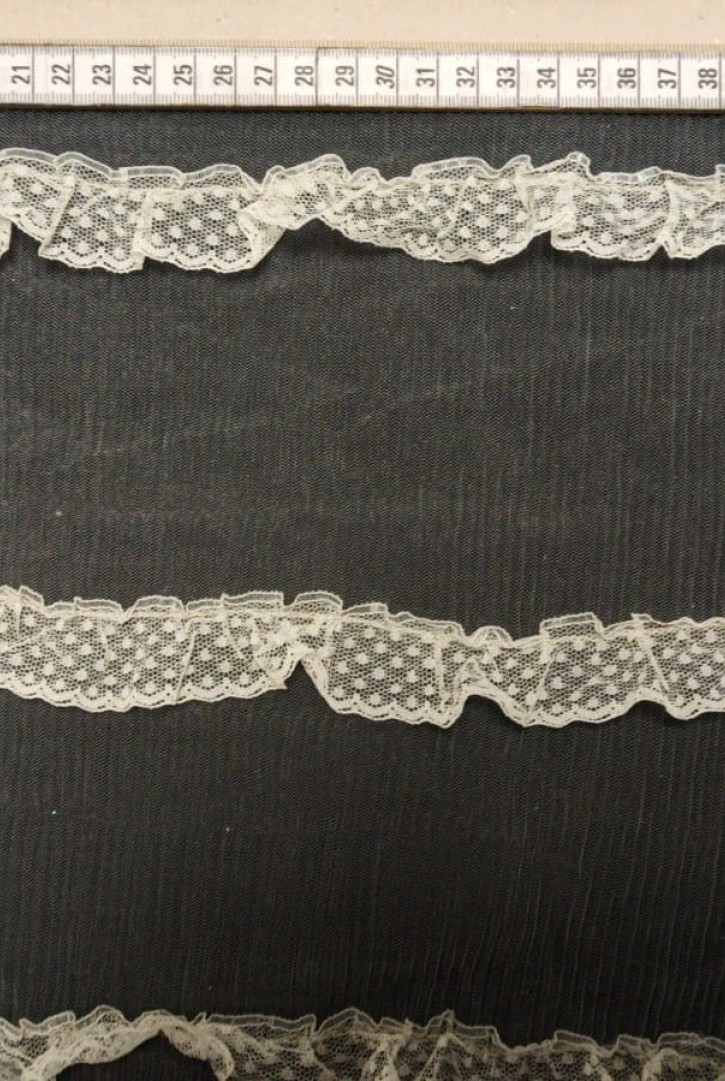 Krem Pliseli İthal Tül Üzeri Naylon Dantel