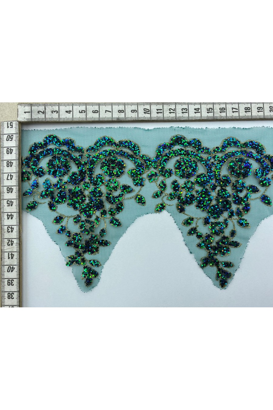 5639-METRE Yeşil Pullu Tül Üzeri İthal Brode Bant - 13 cm