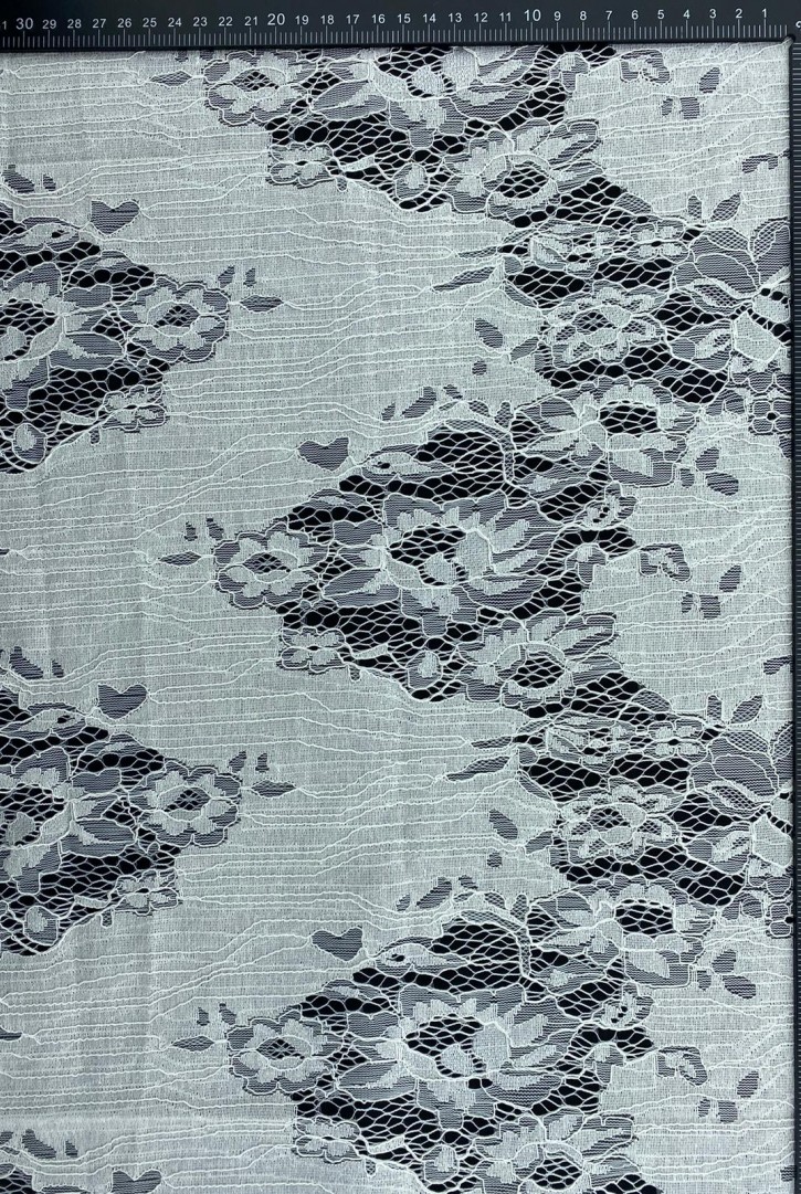 Kasar İşlemli Kordlu Pamuk Naylon İthal Dantel - 150 cm