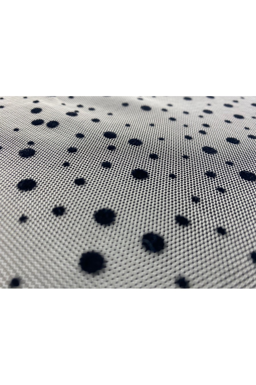 Bej Zemin Siyah Puantiyeli Flok Tül - İthal Polyester (10387)